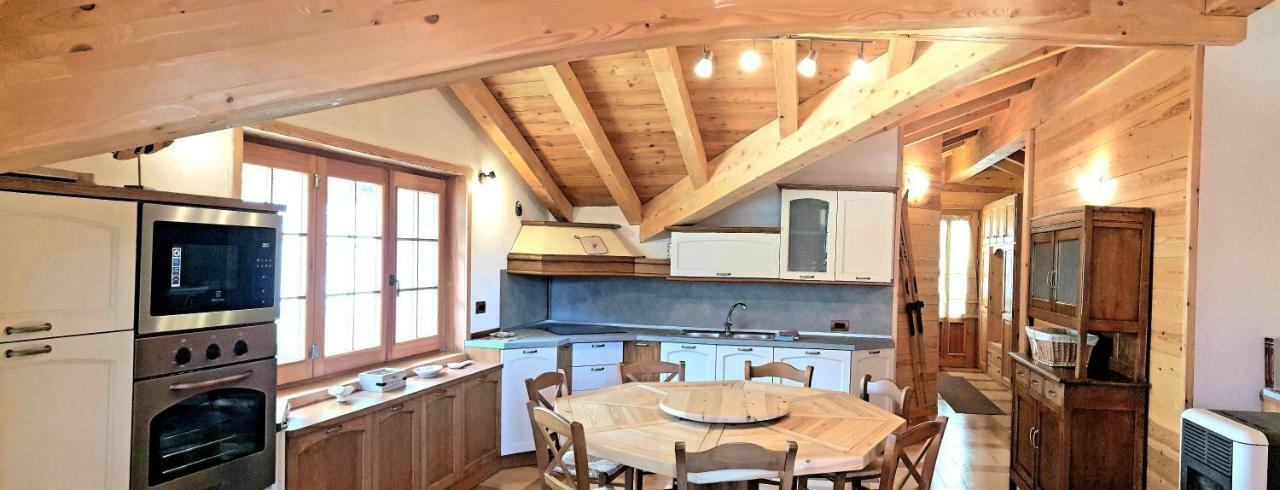 Vila Casa Vacanza In Tipico Chalet Di Montagna Varzo Exteriér fotografie